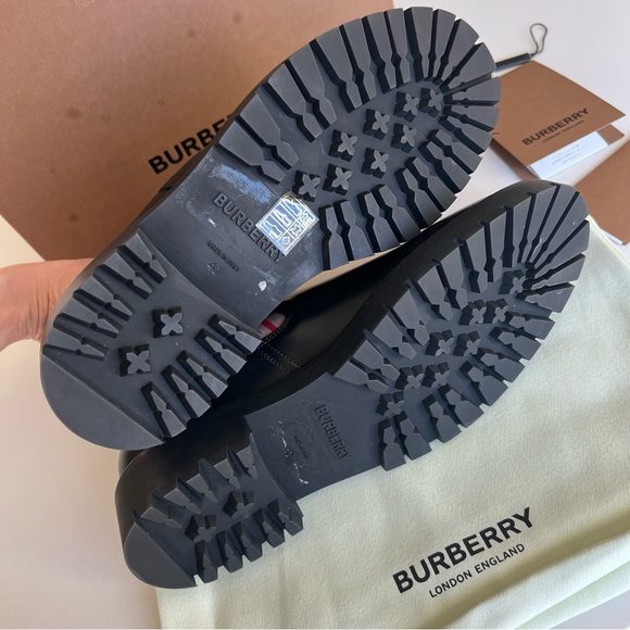 Burberry Vintage Check Detail Leather Chelsea Boots - Picture 7 of 8